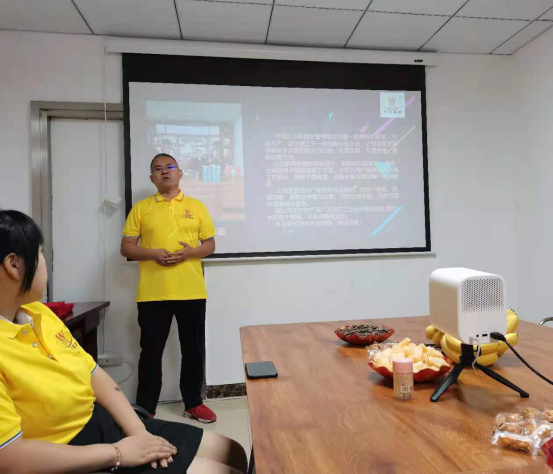 河(he)南(nan)萬川環保設備有(you)限公司2021年上半年錶彰大會