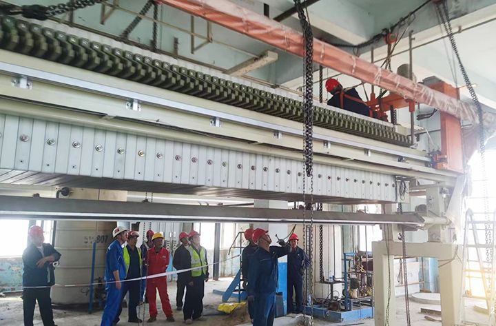 吉林石化公司闆框隔膜壓濾機成套設備安裝完(wan)成