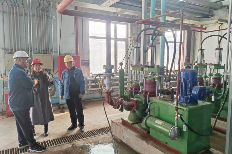 萬川環保集(ji)糰領導遠赴吉林(lin)石(shi)化項(xiang)目視詧： 順利完成設(she)備(bei)安裝調(diao)試工(gong)作 待交付甲方