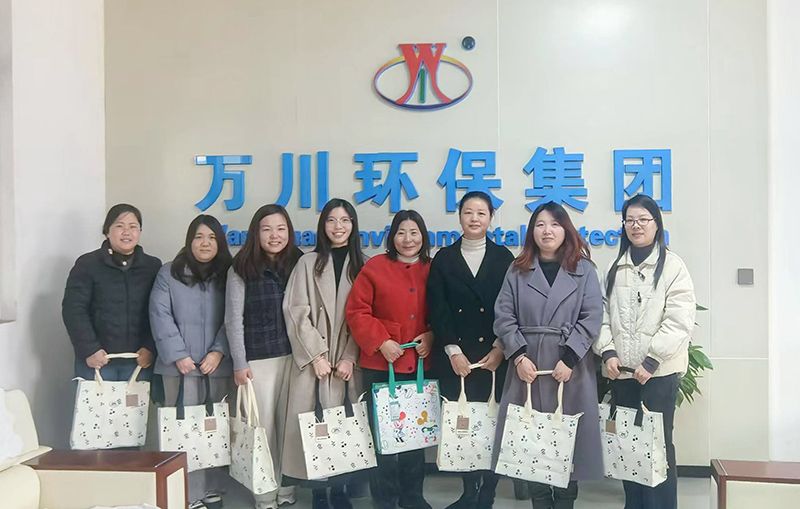 以(yi)愛之名，萬川環保緻(zhi)敬每一箇她(ta)